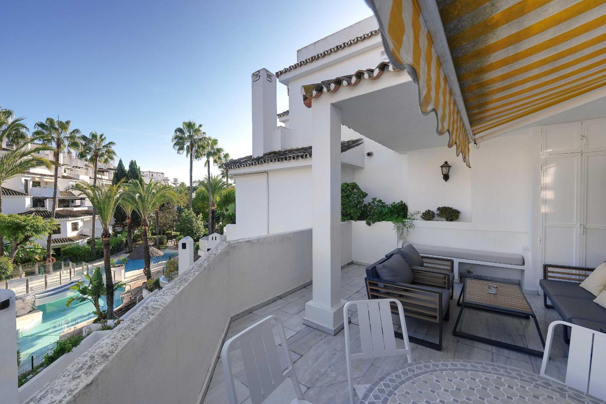 1104 First Line Golden Pool Appartamento Marbella